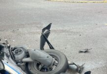 ENTREGADORA MORRE EM ACIDENTE VIOLENTO ENTRE MOTO E CAMINHONETE NA PRAÇA 14 EM MANAUS