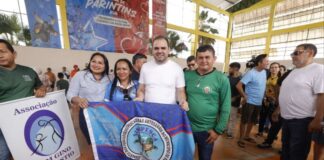 Em Parintins, Governador Roberto Cidade entrega 28 toneladas de alimentos arrecadados na Festa dos Visitantes