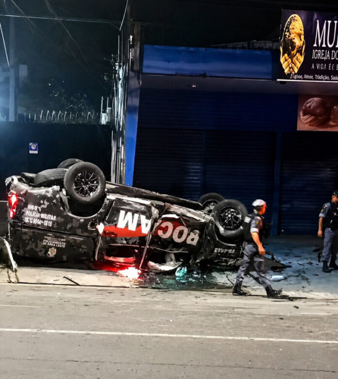 Acidente viatura Rocam registrado na avenida Autaz Mirim.