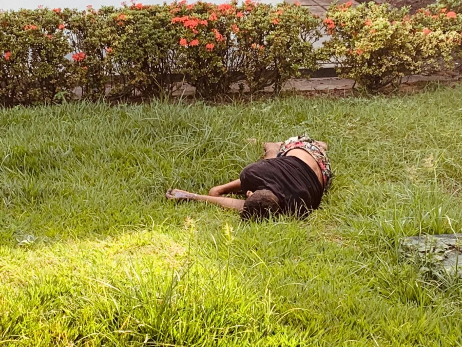 Movimentação policial em igreja do bairro São José após homem morrer vítima de descarga elétrica em Manaus.