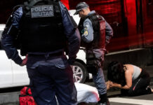 MOTOBOY MORRE AO FICAR PRESO EMBAIXO DE CARRO DURANTE ACIDENTE NO BAIRRO ALVORADA