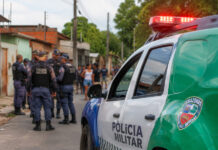 IRMÃO MATA IRMÃO A FACADAS APÓS DISCUSSÃO FAMILIAR NO BAIRRO LAGO AZUL, EM MANAUS IRMÃO MATA IRMÃO A FACADAS APÓS DISCUSSÃO FAMILIAR NO BAIRRO LAGO AZUL, EM MANAUS