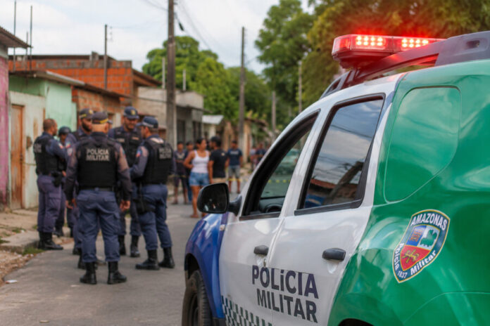 IRMÃO MATA IRMÃO A FACADAS APÓS DISCUSSÃO FAMILIAR NO BAIRRO LAGO AZUL, EM MANAUS