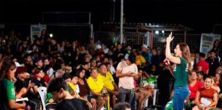 Débora Menezes reúne mais de 600 moradores da zona Norte e discute soluções para a região