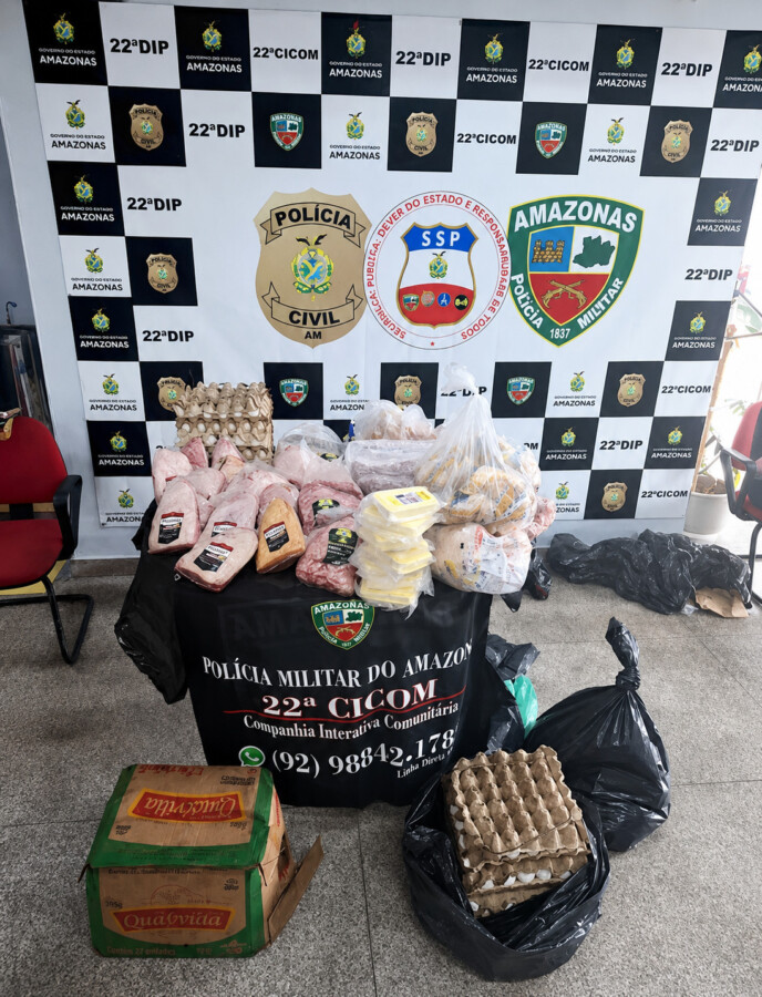 Funcionárias são presas por furto em restaurante Produtos recuperados após furto em restaurante no Vieiralves.