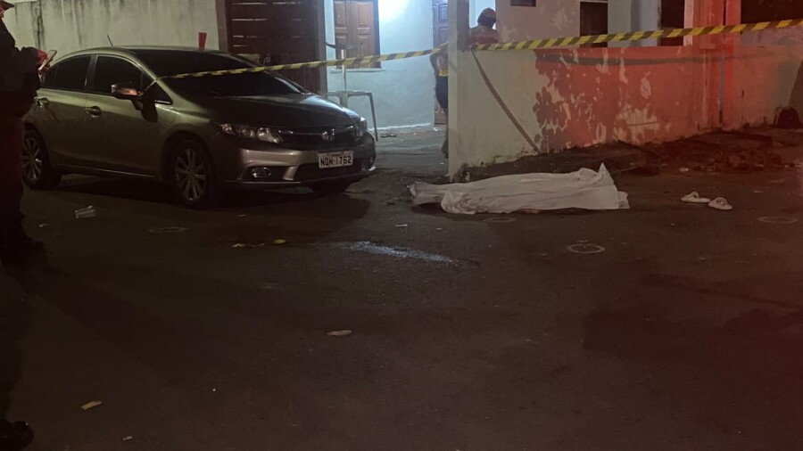Homicídio na Compensa mobiliza equipes policiais em Manaus.