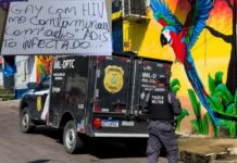 CORPO DE HOMEM É ENCONTRADO COM MARCAS DE VIOLÊNCIA NO BAIRRO SANTO AGOSTINHO, EM MANAUS Homem encontrado morto no Santo Agostinho em Manaus; local foi isolado pela polícia para perícia.