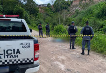 HOMEM É ENCONTRADO MORTO COM MARCAS DE TIROS NA PONTA NEGRA, ZONA OESTE DE MANAUS Homem morto na Ponta Negra encontrado próximo ao Condomínio Mosaico
