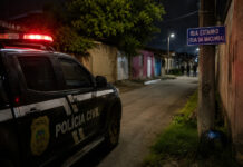 CRIMINOSOS INVADEM CASA E EXECUTAM JOVEM DE 25 ANOS NA VILA DA PRATA, EM MANAUS Local onde Vitor Reinaldo Ribeiro foi morto na Vila da Prata em Manaus.