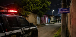 CRIMINOSOS INVADEM CASA E EXECUTAM JOVEM DE 25 ANOS NA VILA DA PRATA, EM MANAUS Local onde Vitor Reinaldo Ribeiro foi morto na Vila da Prata em Manaus.