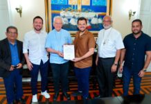 Prefeito Renato Junior garante fim de burocracia histórica com entrega de títulos definitivos para imóveis da Igreja Católica em Manaus