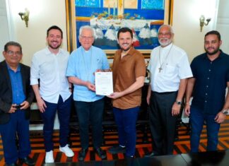 Prefeito Renato Junior garante fim de burocracia histórica com entrega de títulos definitivos para imóveis da Igreja Católica em Manaus