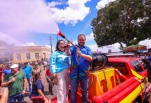 Em Maués, governador Roberto Cidade entrega implementos agrícolas, kits para mototaxistas e reforça convênio para obras de pavimentação do município