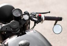 JOVEM MORRE APÓS PERDER CONTROLE DE MOTOCICLETA NA AVENIDA AUTAZ MIRIM, EM MANAUS Acidente de moto em Manaus na Avenida Autaz Mirim deixa jovem morto