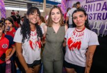 Primeira-dama Thaisa Cidade reforça ações de proteção infantojuvenil nas escolas em evento na zona sul de Manaus