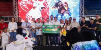Em Parintins, governador Roberto Cidade anuncia investimentos para o 59º Festival Folclórico e assina convênio para obras de infraestrutura no município