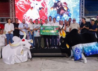 Em Parintins, governador Roberto Cidade anuncia investimentos para o 59º Festival Folclórico e assina convênio para obras de infraestrutura no município