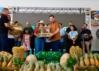 Prefeito Renato Junior entrega 8 toneladas de alimentos e anuncia ampliação dos investimentos no Programa de Aquisição de Alimentos em Manaus