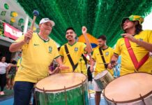 Eduardo Braga visita Rua 3 do Alvorada e participa de festa que mantém viva a tradição da Copa em Manaus