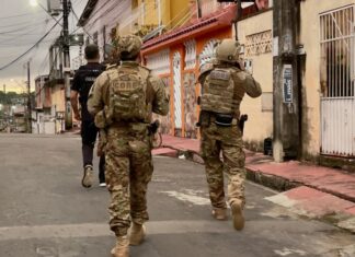 POLÍCIA PRENDE TRÊS SUSPEITOS DE FACILITAR ROUBOS EM CONDOMÍNIOS DE MANAUS