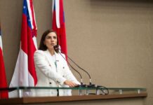 Na tribuna da Aleam, Débora Menezes defende homeschooling, aponta falhas do ensino público e cobra votação urgente do PL 3.179/2012 no Senado