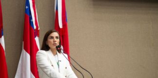 Na tribuna da Aleam, Débora Menezes defende homeschooling, aponta falhas do ensino público e cobra votação urgente do PL 3.179/2012 no Senado