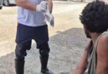 HOMEM PERDE TRÊS DEDOS APÓS SUPOSTA PUNIÇÃO DE FACÇÃO NO BAIRRO COMPENSA, EM MANAUS Viatura policial e equipe de atendimento após ocorrência envolvendo homem ferido na Compensa, em Manaus.