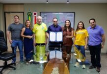 Governador Roberto Cidade assina convênios do Programa Asfalta Amazonas para Maués e Manicoré