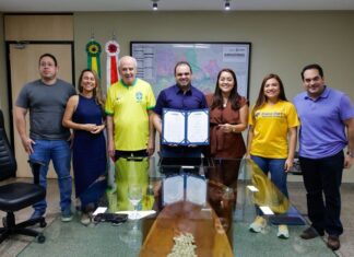 Governador Roberto Cidade assina convênios do Programa Asfalta Amazonas para Maués e Manicoré