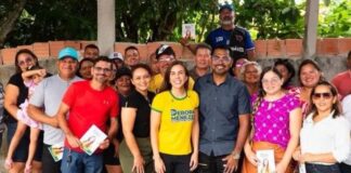 Deputada estadual Débora Menezes discute prioridades e desenvolvimento em Manacapuru
