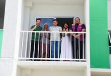 Prefeito Renato Junior entrega mobília completa a famílias do residencial Morar Melhor 15 em Manaus