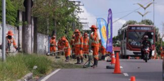 Prefeitura de Manaus recolhe 224 toneladas de resíduos e reforça limpeza em mais de 72 quilômetros de corredores viários