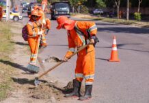 Prefeitura de Manaus mobiliza cerca de 50 equipes da Semulsp e intensifica limpeza urbana em todas as zonas da cidade