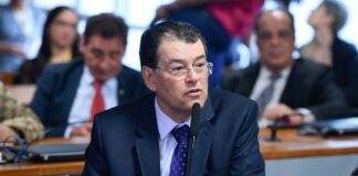 Eduardo Braga enfrenta nova ofensiva da Fiesp contra a Zona Franca de Manaus