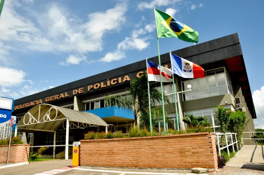 Decisão da Justiça sobre entrevistas da Polícia Civil no Amazonas.