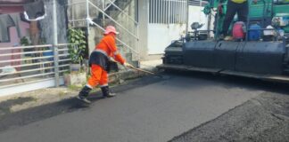 Prefeitura de Manaus intensifica recapeamento no Parque 10 e aplica 100 toneladas de asfalto para modernizar importante via da zona Centro-Sul