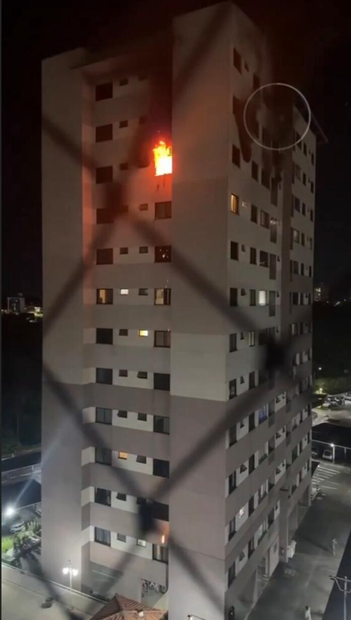 Incêndio no Solar dos Franceses mobiliza Corpo de Bombeiros em Manaus