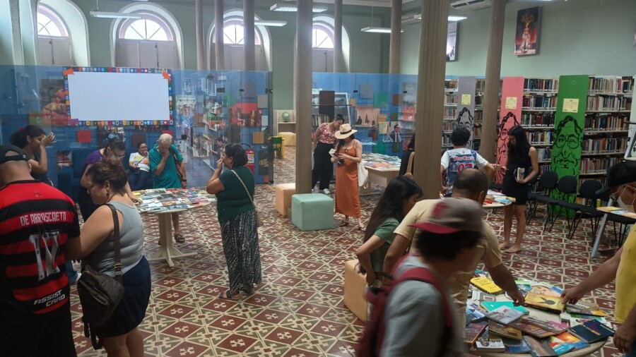 roca de livros Manaus na Biblioteca Pública do Amazonas
