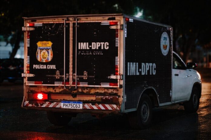Acidente com motorista de aplicativo na Avenida Max Teixeira em Manaus.