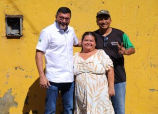 Auxílio criado por Wilson Lima garante alimento na mesa de 300 mil famílias e transforma a vida de beneficiária em Manaus