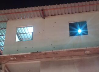 SSP-AM ativa ‘Operação Ocupação’ após ataques a casas de PMs em Manaus Casa de policial atingida por tiros na Compensa em Manaus após ataque criminoso.