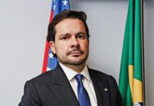 Capitão Alberto Neto apresenta projeto para blindar a Zona Franca de Manaus