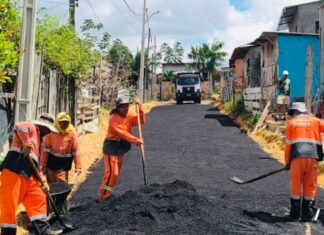 Prefeitura de Manaus leva asfalto pela primeira vez à comunidade Celebridade 2 e amplia infraestrutura na zona Norte