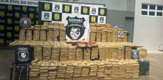 Polícia apreende 700kg de skunk e arsenal escondidos no Rio Negro