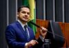 Capitão Alberto Neto dispara na liderança rumo ao Senado em todos os cenários da nova pesquisa Veritá