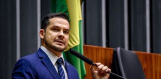 Capitão Alberto Neto dispara na liderança rumo ao Senado em todos os cenários da nova pesquisa Veritá