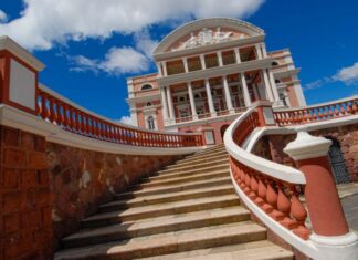 Prefeitura de Manaus fortalece candidatura do Teatro Amazonas a Patrimônio Mundial da Unesco com apoio técnico e ações de revitalização